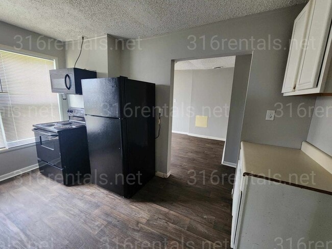 Photo - $1200 - 4 bedroom / 2 bathroom - Single Family Home