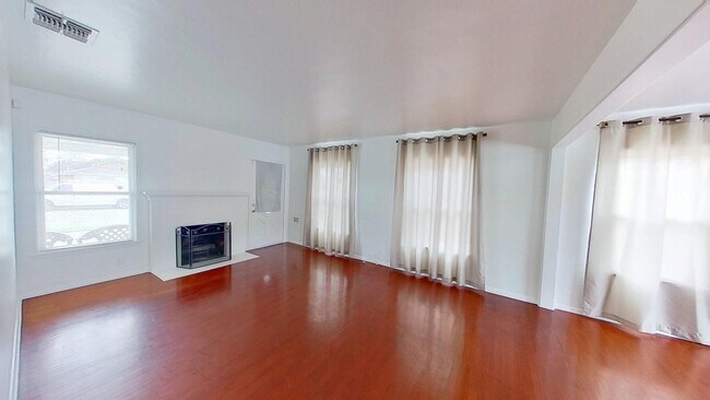 Photo - 329 E Stanford St