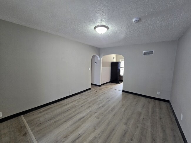 Photo - 1123 N Barclay St