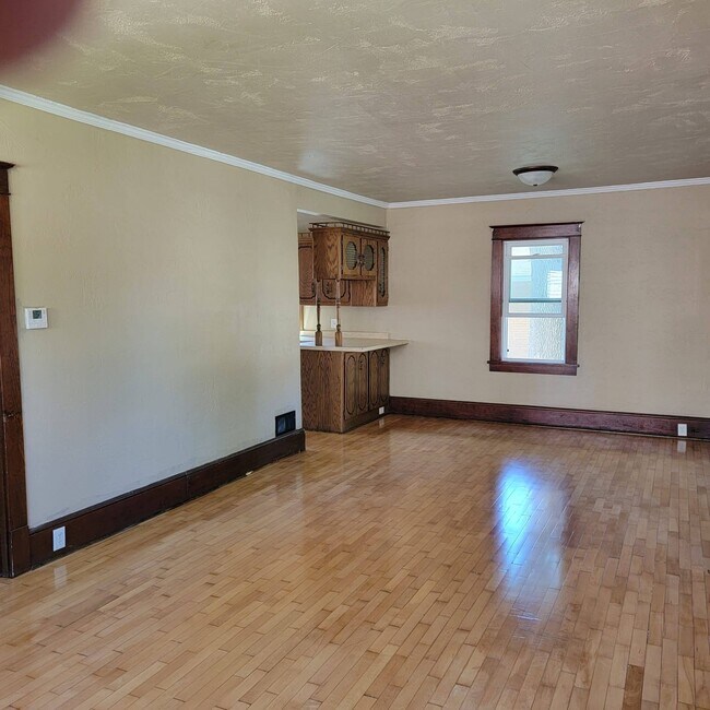 609 E Kimberly Ave