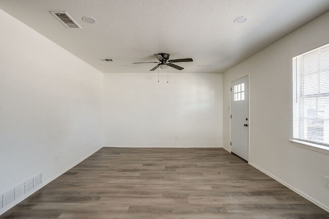 Photo - Charming 2 Bedroom Duplex in Westworth Village