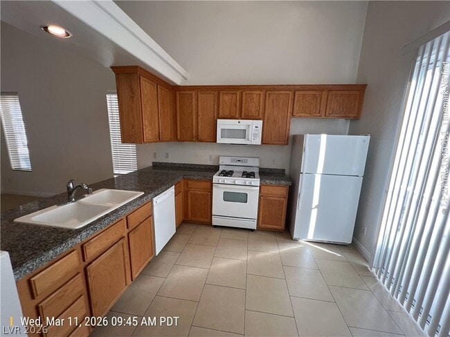 Photo - 7558 Grassy Bank St