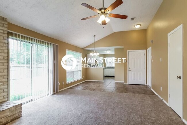 Photo - 3 Bedroom Pet-Friendly Home in Humble, TX with Main Street Renewal