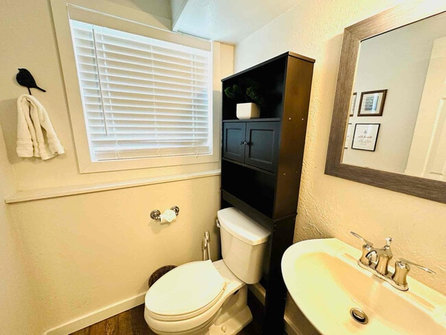 Photo - 47 Hudspeth Ln