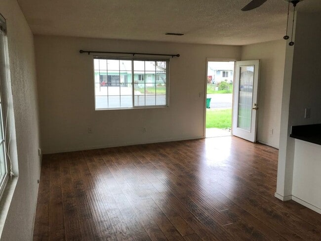 Photo - Duplex Style Unit - Quiet Anderson Neighborhood