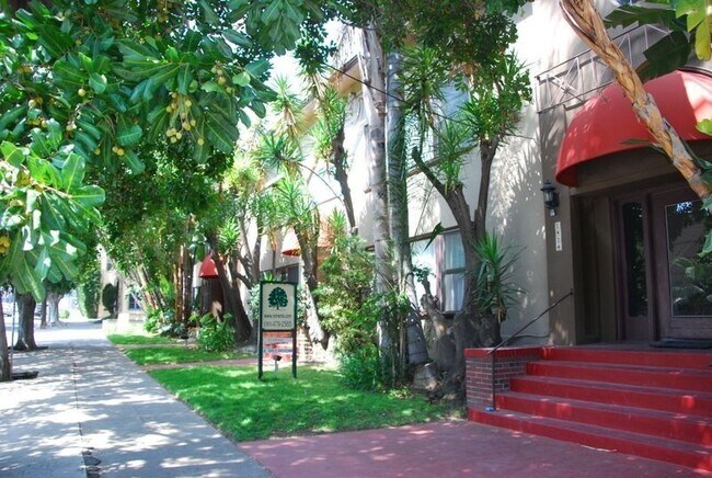 1424-38 Gardner Street,