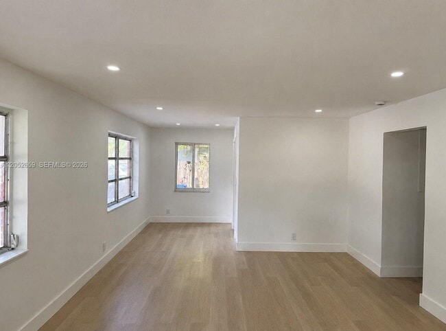 Photo - 890 SW 28th St Unit 1