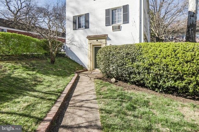 3313 Coryell Ln