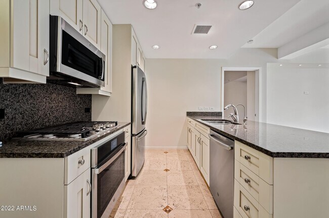 Photo - 7167 E Rancho Vista Dr Unidad 5004