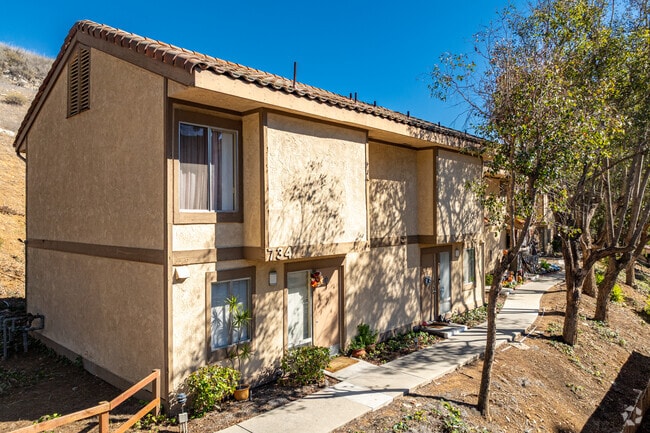 St. Charles Oaks Apartments