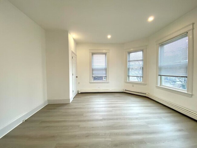 Photo - 20 Howard St Unit 2