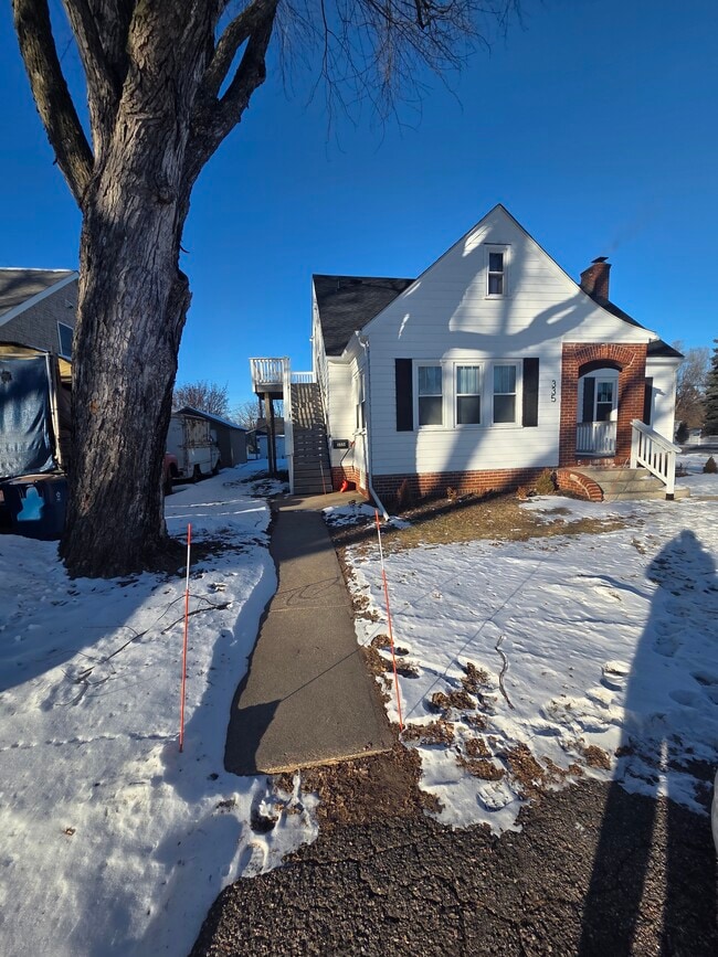 335 Shakopee Ave E Unit 2