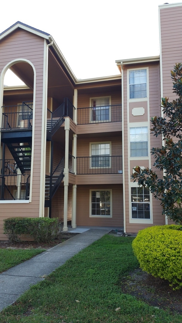 Building Photo - 2550 N Alafaya Trail Unit 2550 N. Alafaya Trail - 7104
