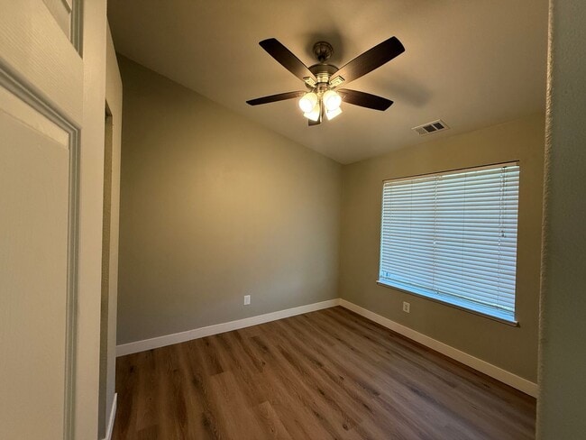 Photo - 4-bedroom home located in Delhi!