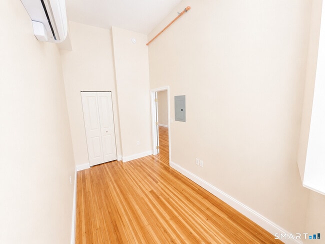 Photo - 105 Bank St Unit 1C