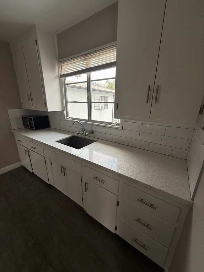 Photo - 1411 Laurel Ave Unit 17