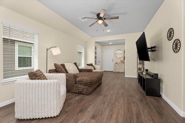 Building Photo - 2408 Bray Head Dr