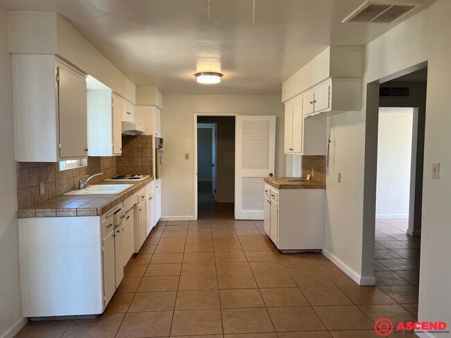 Photo - Charming 3-Bedroom Home with Spacious Layout in Northeast Bakersfield