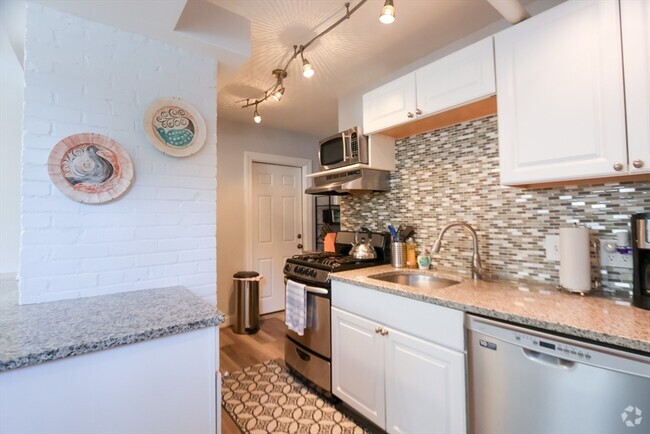 Building Photo - 39 Glenville Terrace Unit 71B Rental