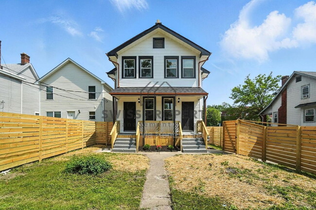 Photo - 889 E Livingston Ave