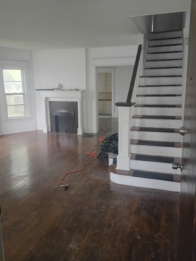 Building Photo - 600 Bellevue Ave Unit 2