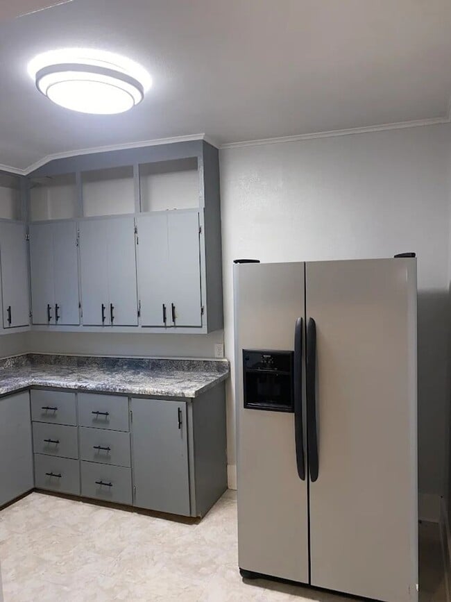 Photo - ~ FALL FEELS (And DEALS!) ~ 2 Bedroom, 1 b...