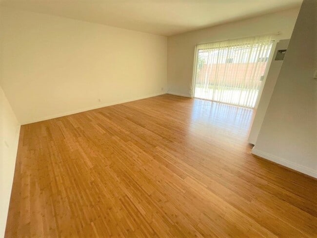 Photo - SPACIOUS 3BR/2BA HOME IN LAKEWOOD