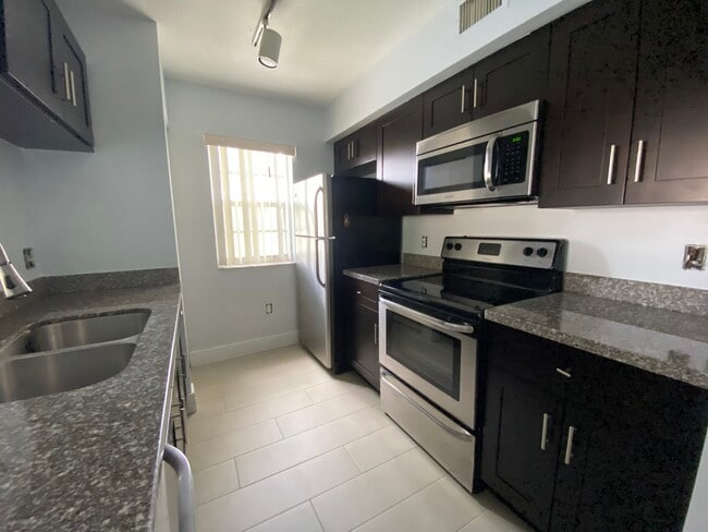 Building Photo - 2153 Renaissance Blvd Unit 208