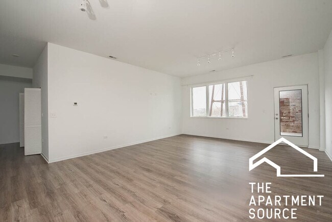 Photo - 2550 S Wabash Ave Unit 406