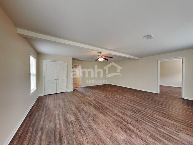 Photo - 143 Hawken Trail