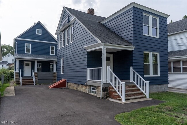 Building Photo - 1464 E 123rd St