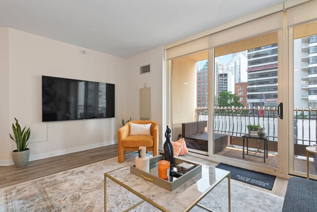 Photo - 45 E Chicago Ave Unidad ID1029605P