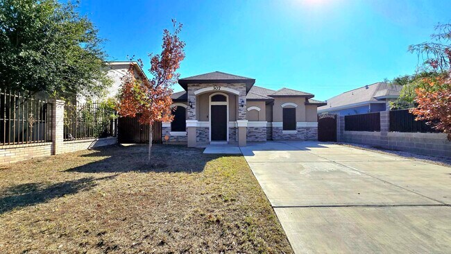 Photo - 307 Santander Dr