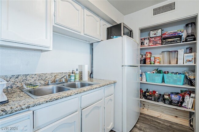 Photo - 5168 Garden Ln