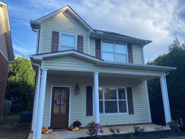 Building Photo - 3BR/2.5BA For Rent