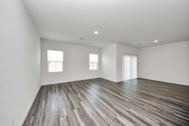 Building Photo - 10315 Malta Trce Dr