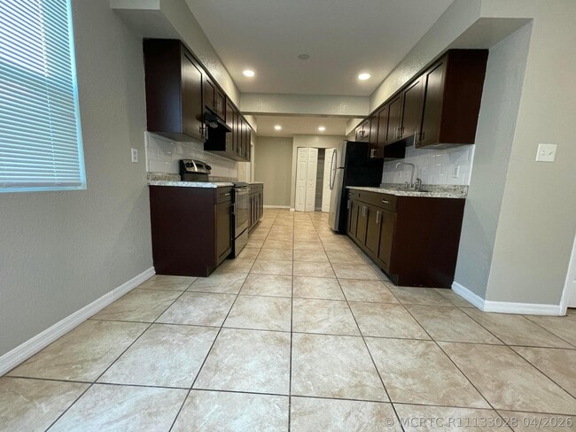 Photo - 2886 Harson Way