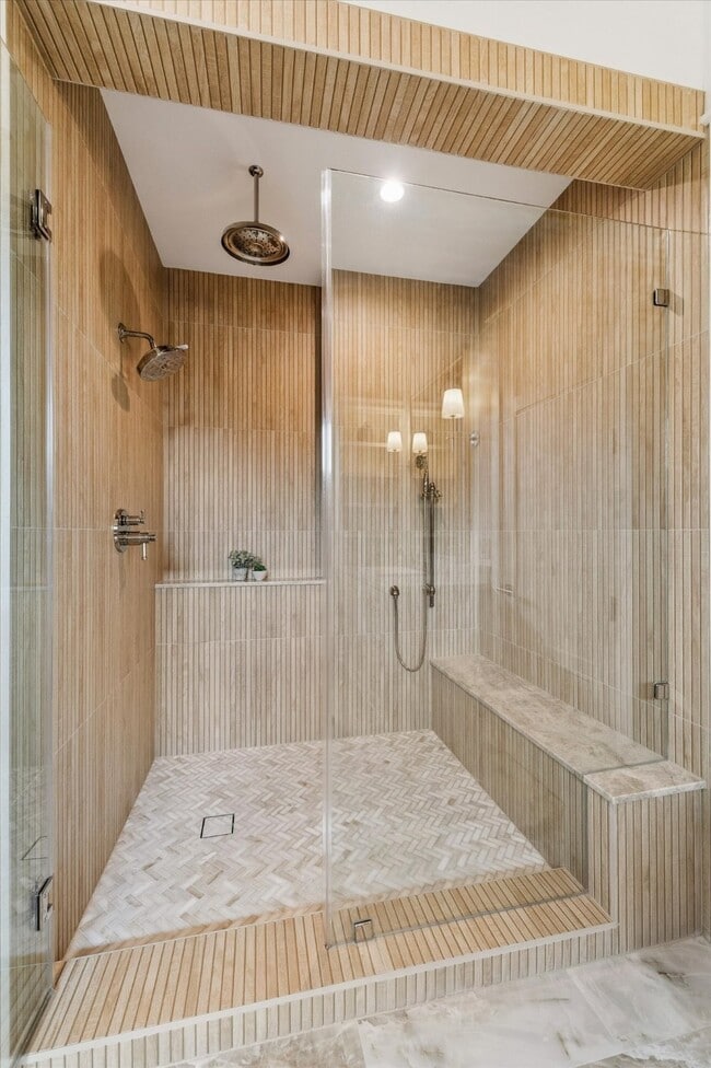 Photo - 1136 Woodland St