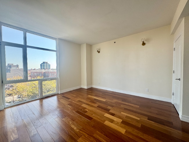 Photo - 65-18 Austin St Unidad 8A