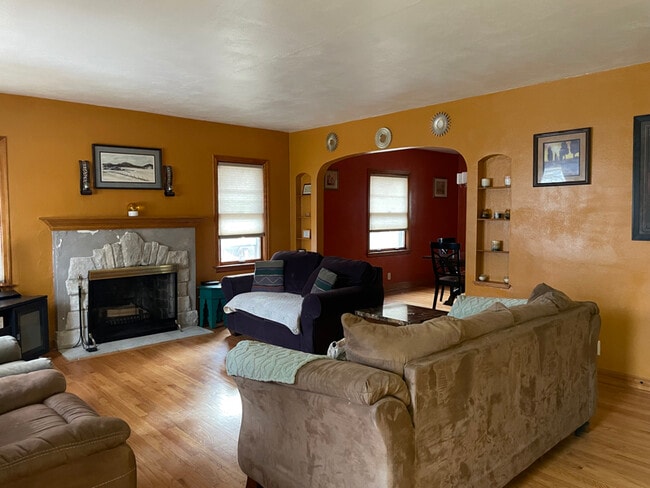 Photo - 1122 Luther Ave