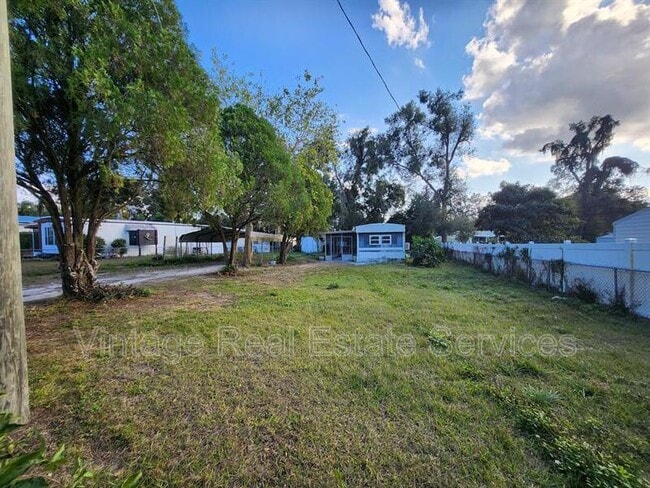 Building Photo - 114 Hillside Dr