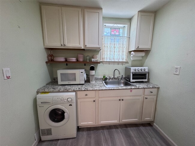 Photo - 1806 Church St