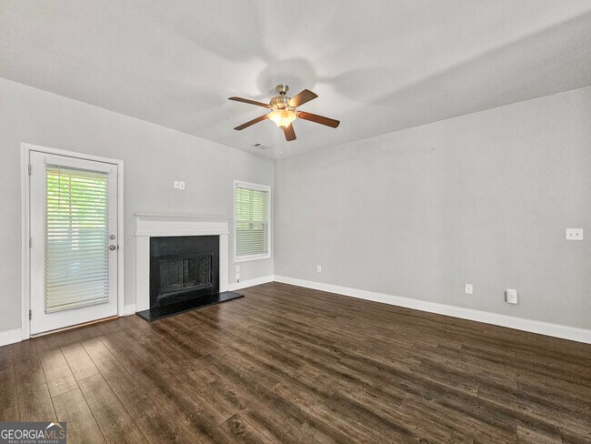 Photo - 213 Graydon Ct