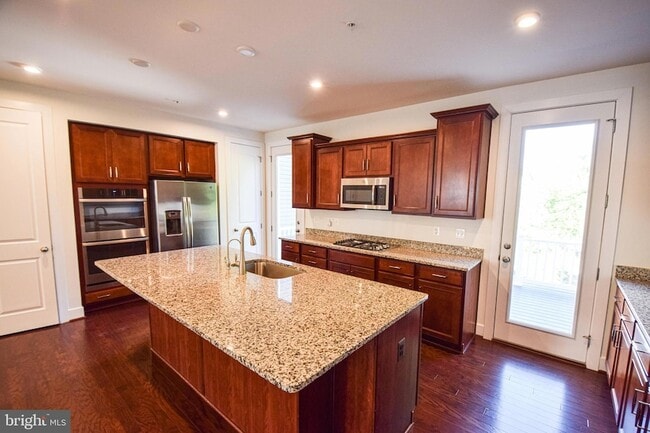 Photo - 1438 Honeylocust Dr