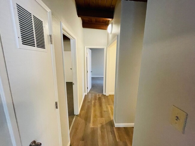Photo - 2 bed 1 bath unit for rent in South Lake Tahoe Unidad 4