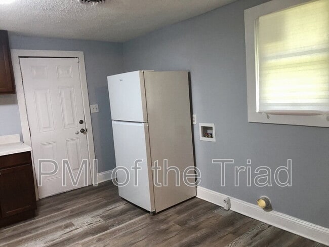 Photo - 317 Woodbury St