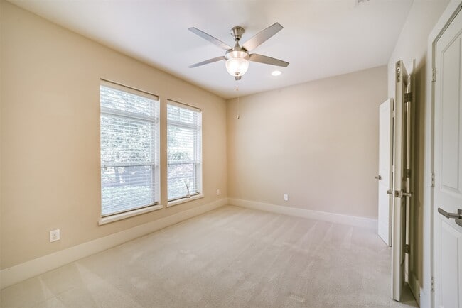 Photo - 5425A Hidalgo St