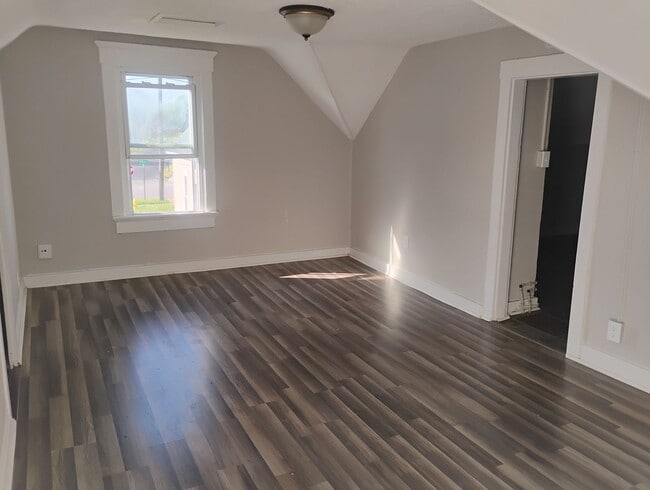 Building Photo - 1325 Jefferson Ave Unit 1325 Jefferson Ave #2 Rental