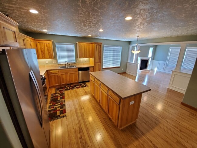 Photo - Pet Friendly 3 Bed / 2.5 Bath Home Near I-5