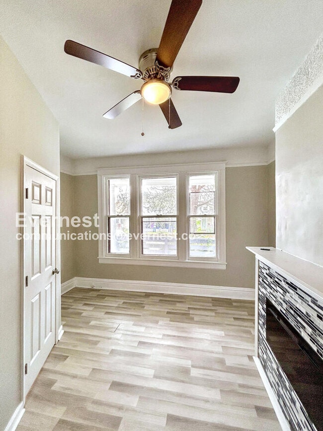 Photo - 1434 Rogers St